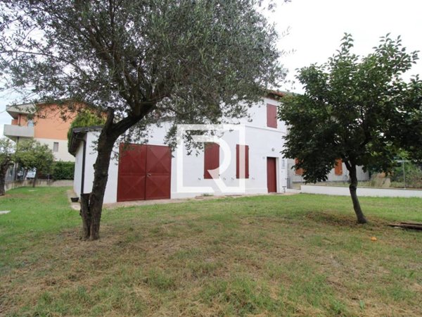 casa indipendente in vendita a Forlì in zona Cava