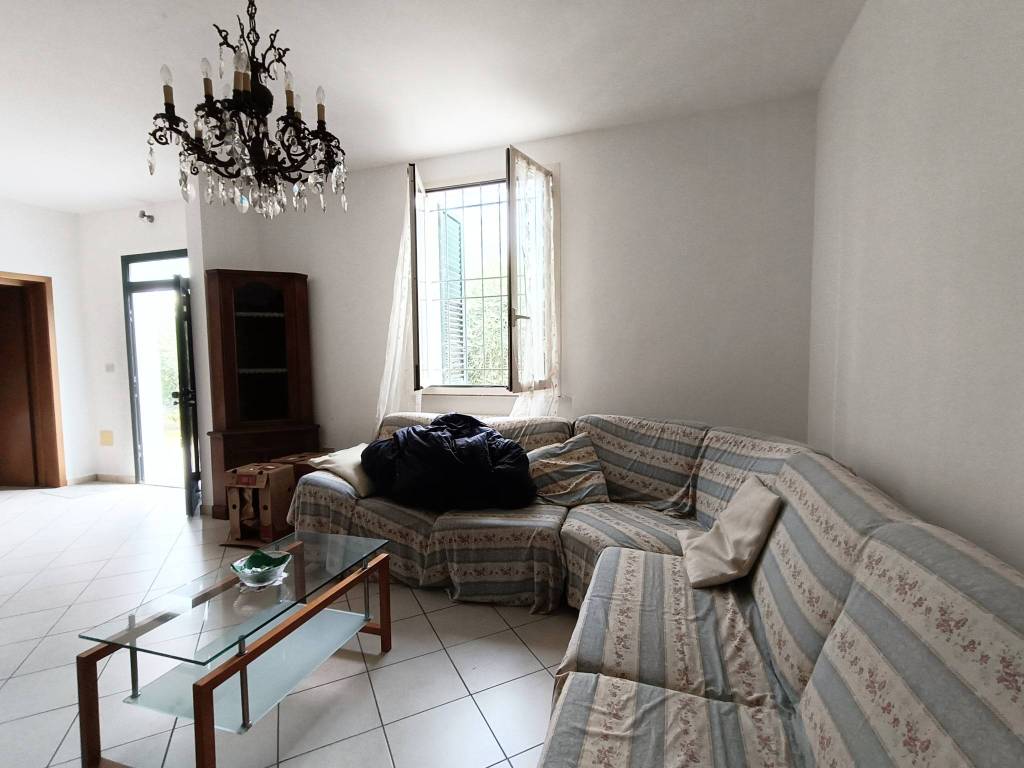 casa indipendente in vendita a Forlì in zona Vecchiazzano
