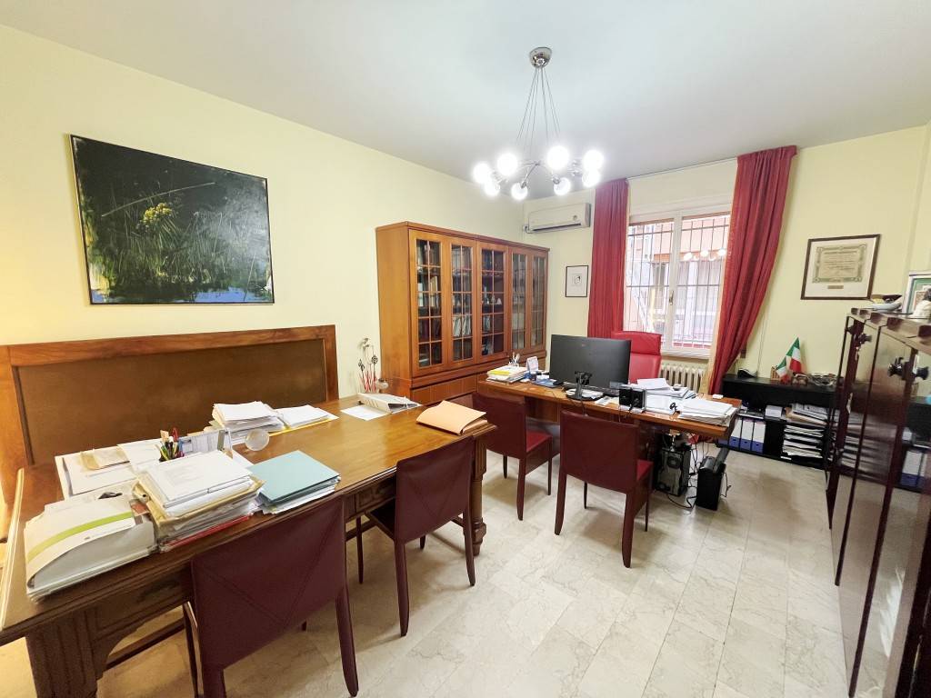 ufficio in vendita a Forlì in zona Centro Storico