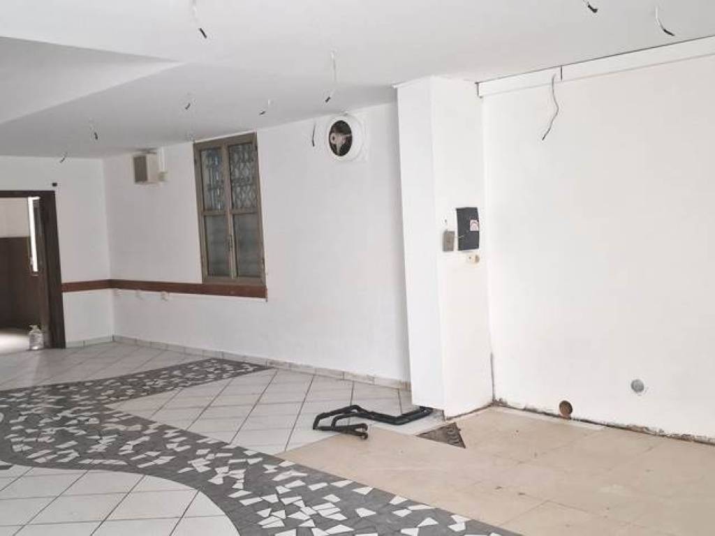 negozio in vendita a Forlì in zona Pieve Acquedotto