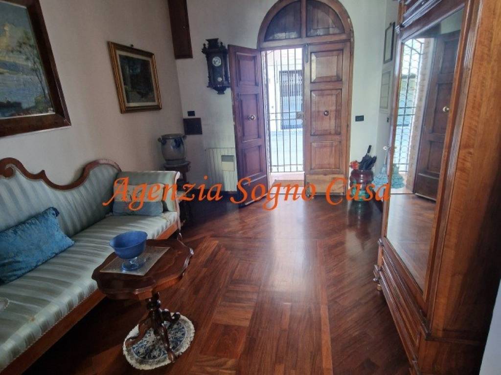 casa indipendente in vendita a Forlì in zona Centro Storico