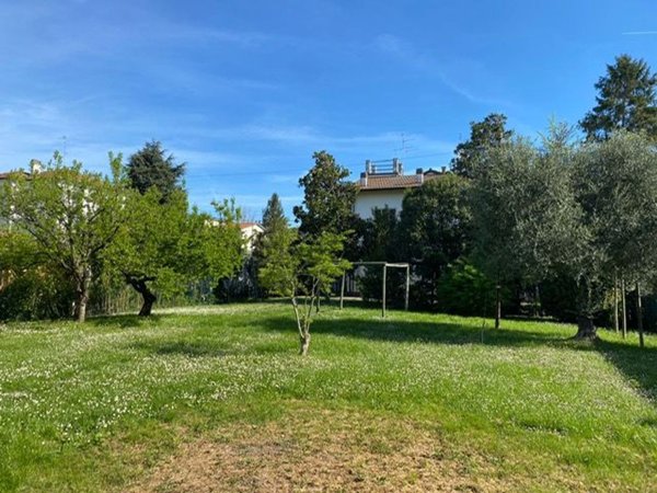 negozio in vendita a Forlì in zona Cava
