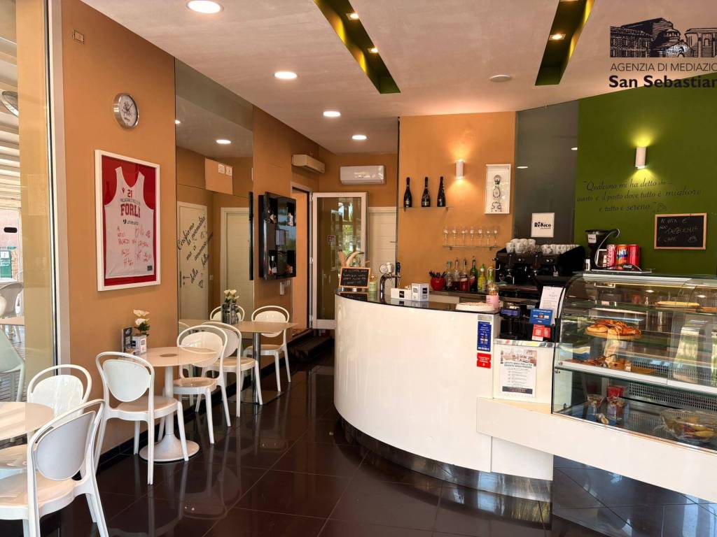 negozio in vendita a Forlì in zona Coriano