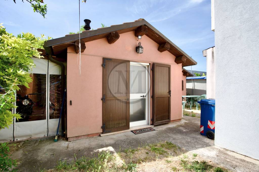casa indipendente in vendita a Forlì in zona Ronco