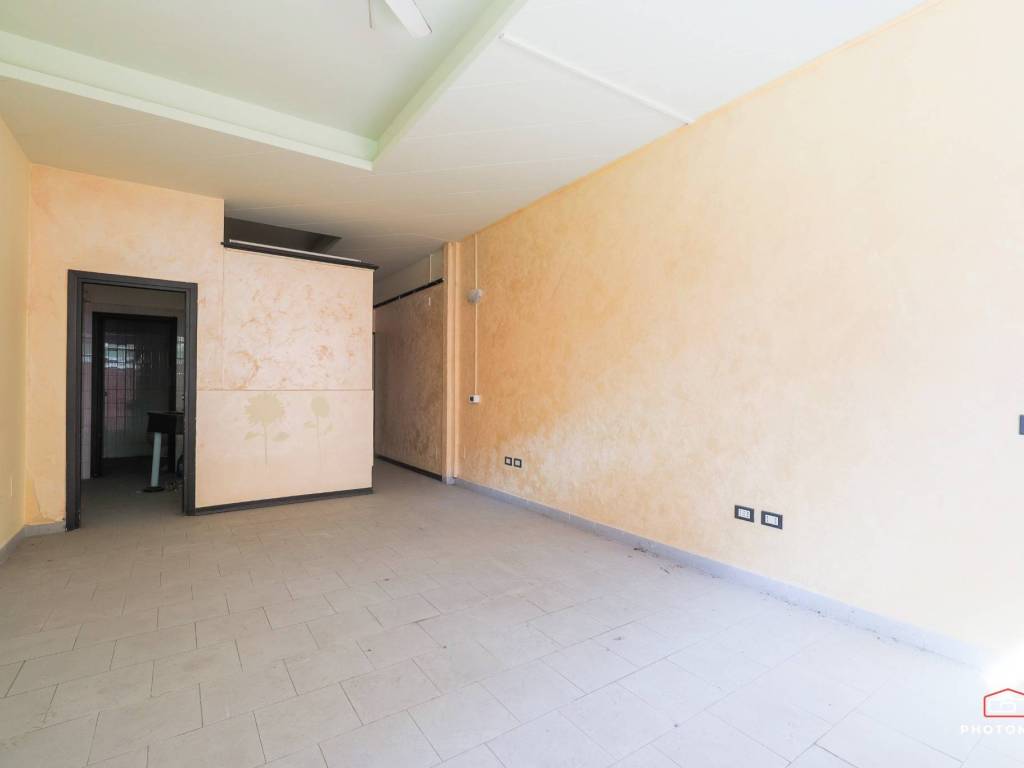 negozio in vendita a Forlì in zona Campo di Marte / Benefattori