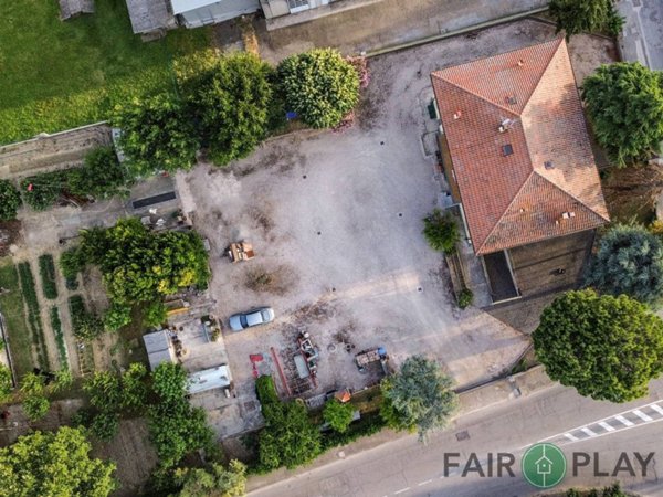 casa indipendente in vendita a Forlì in zona Quattro