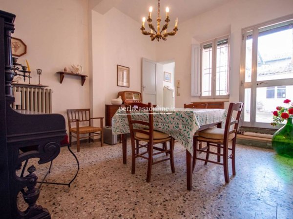 casa indipendente in vendita a Forlì in zona Centro Storico