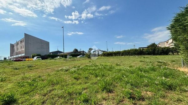 terreno edificabile in vendita a Forlì in zona Casemurate