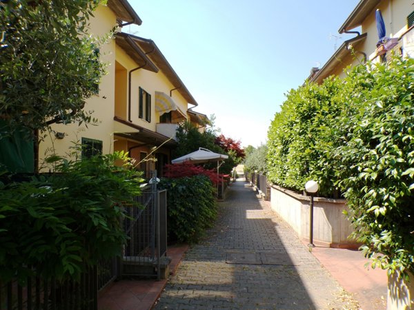 casa indipendente in vendita a Forlì