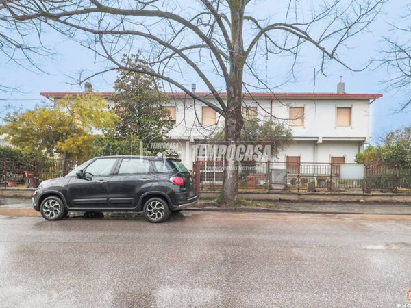 casa indipendente in vendita a Forlì