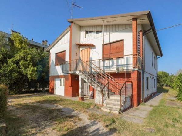 casa indipendente in vendita a Forlì