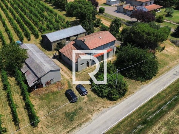casa indipendente in vendita a Forlì