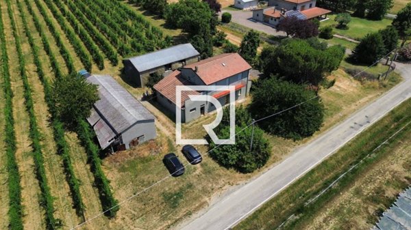 casa indipendente in vendita a Forlì in zona Pievequinta