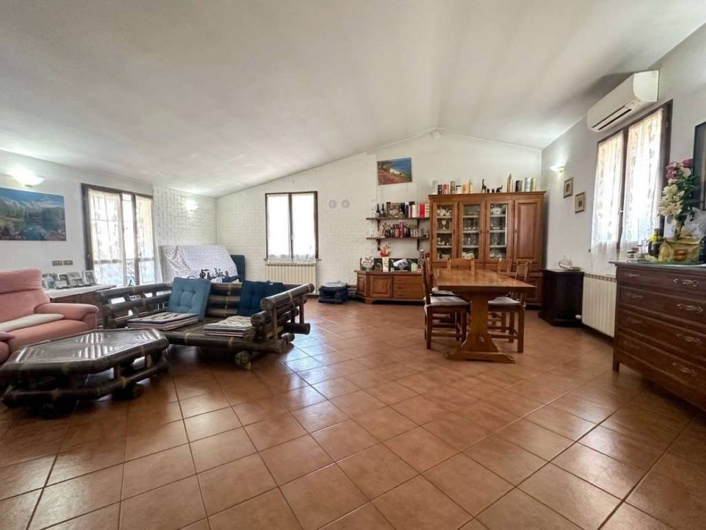 casa indipendente in vendita a Forlì in zona Cà Ossi