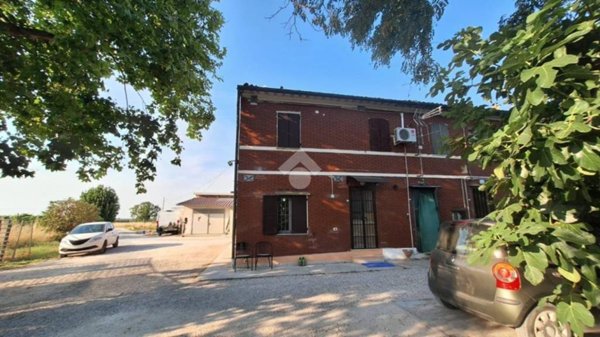 casa indipendente in vendita a Forlì in zona Carpinello
