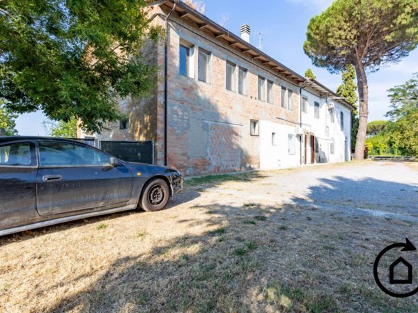 casa indipendente in vendita a Forlì in zona San Giorgio