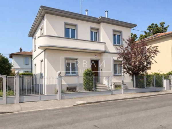 casa indipendente in vendita a Forlì