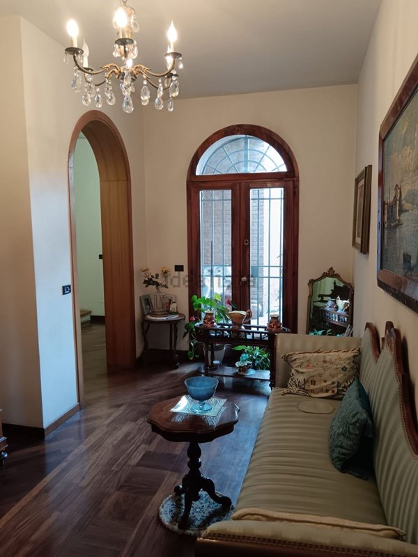 casa indipendente in vendita a Forlì in zona Centro Storico