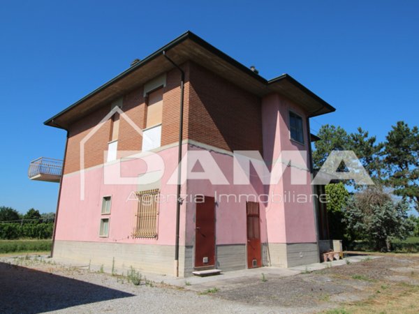 casa indipendente in vendita a Forlì in zona Villafranca di Forlì