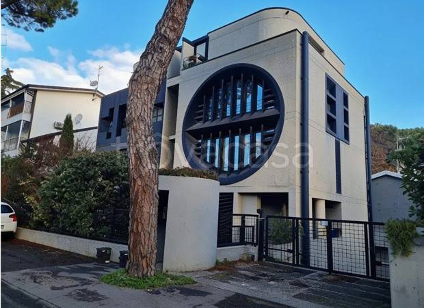 locale commerciale in vendita a Forlì in zona Cà Ossi