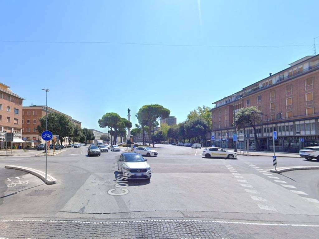 negozio in vendita a Forlì in zona Campo di Marte / Benefattori