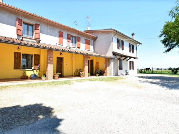casa indipendente in vendita a Forlì