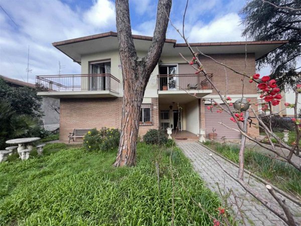 casa indipendente in vendita a Forlì in zona Cà Ossi