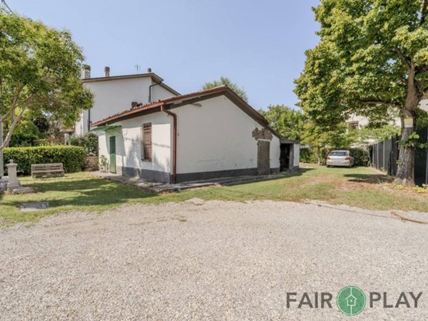 casa indipendente in vendita a Forlì in zona Centro Storico