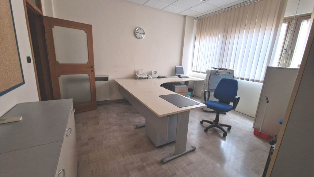 ufficio in vendita a Forlì in zona Centro Storico