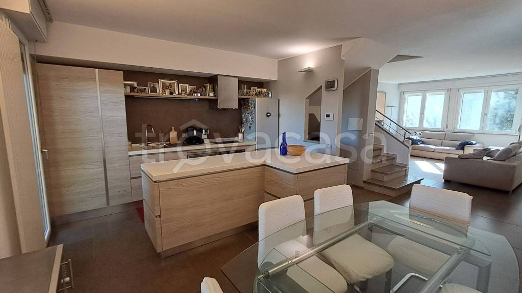 casa indipendente in vendita a Forlì in zona Bussecchio