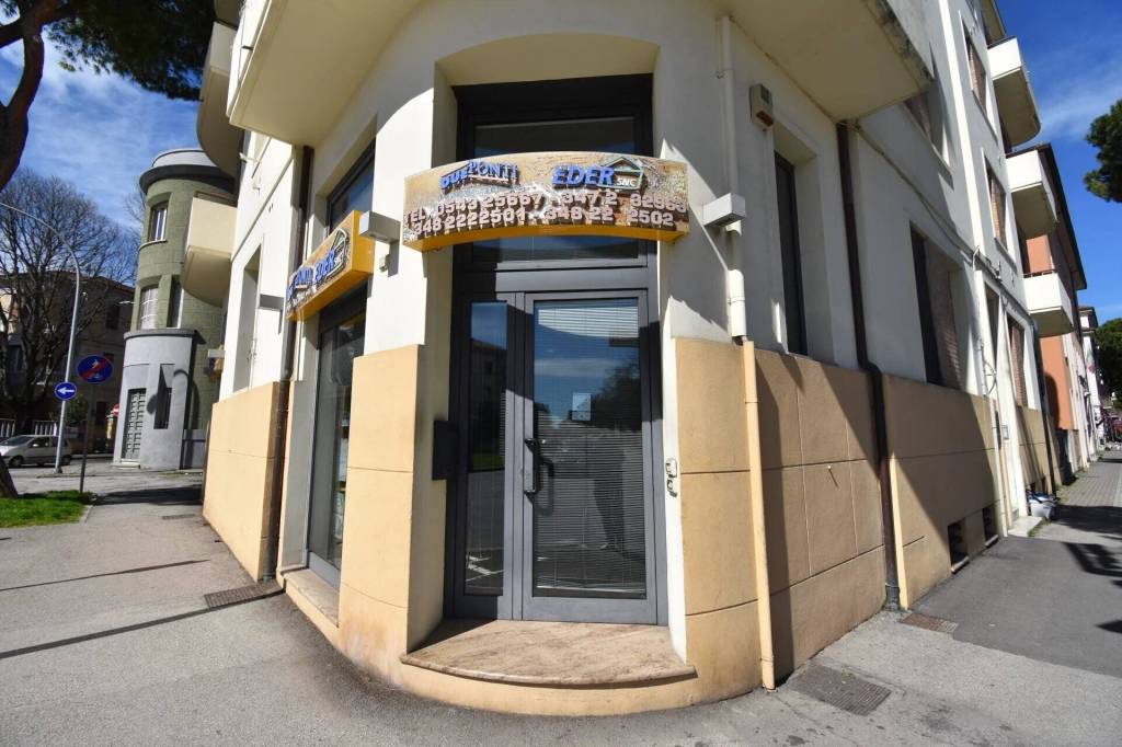 negozio in vendita a Forlì in zona Centro Storico