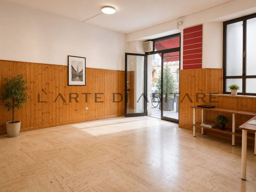negozio in vendita a Forlì in zona Centro Storico