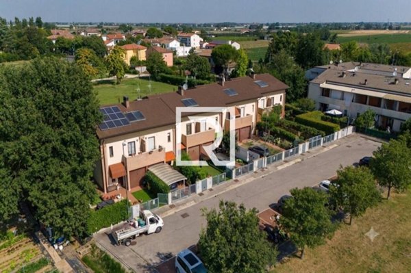 casa indipendente in vendita a Forlì in zona Pievequinta