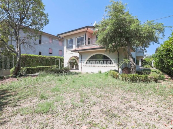 casa indipendente in vendita a Forlì in zona Cà Ossi