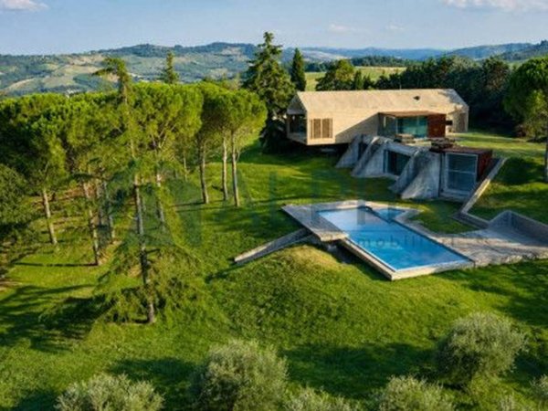 casa indipendente in vendita a Forlì