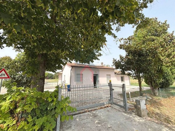casa indipendente in vendita a Forlì in zona Villanova