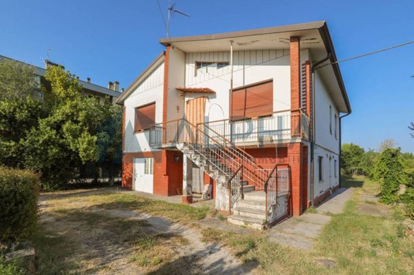 casa indipendente in vendita a Forlì in zona Vecchiazzano