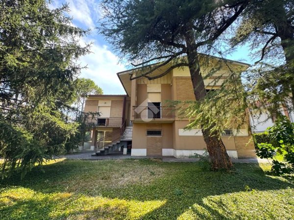 casa indipendente in vendita a Forlì in zona Ronco