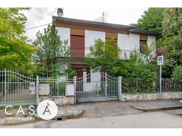 casa indipendente in vendita a Forlì