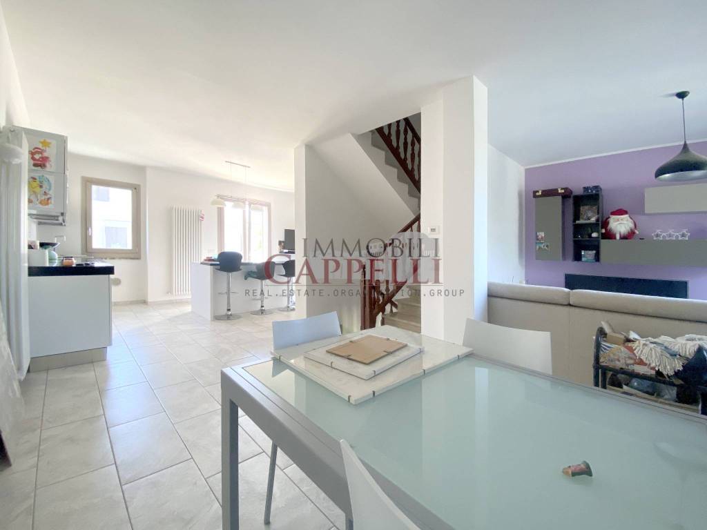 casa indipendente in vendita a Forlì in zona Carpinello