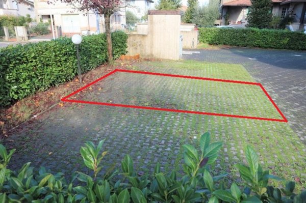 box auto in vendita a Forlì in zona Villafranca di Forlì