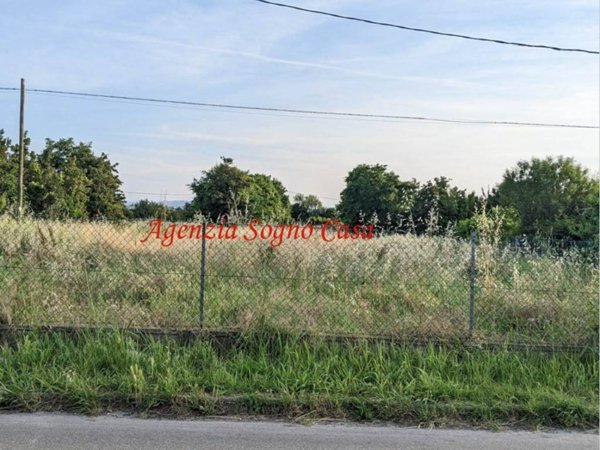 casa indipendente in vendita a Forlì
