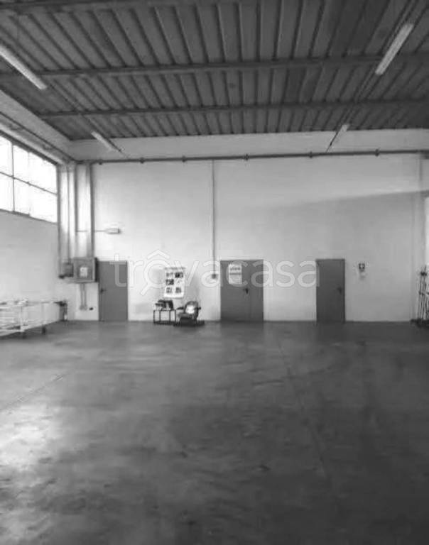locale commerciale in vendita a Forlì in zona Grisignano