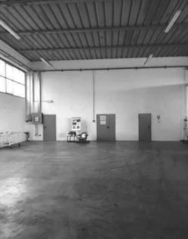 locale commerciale in vendita a Forlì