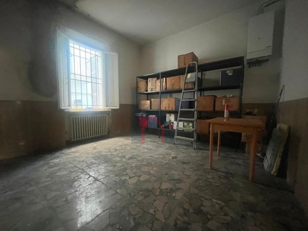 locale commerciale in vendita a Forlì in zona Ospedaletto