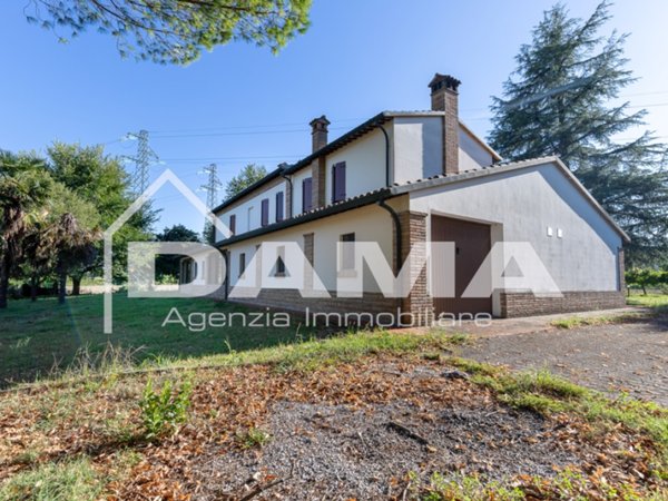 casa indipendente in vendita a Forlì