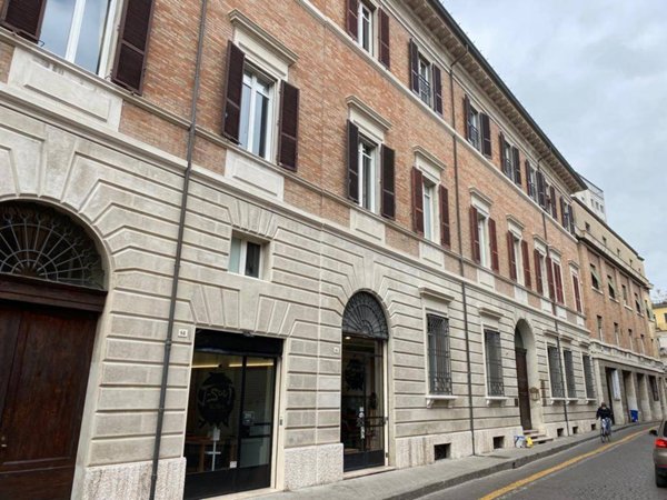 ufficio in vendita a Forlì