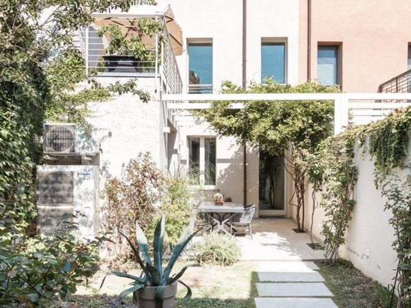 casa indipendente in vendita a Forlì in zona Centro Storico