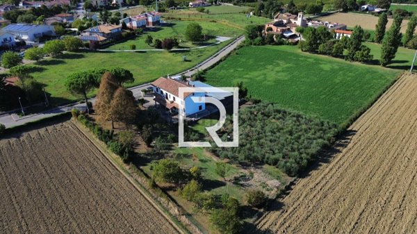 casa indipendente in vendita a Forlì