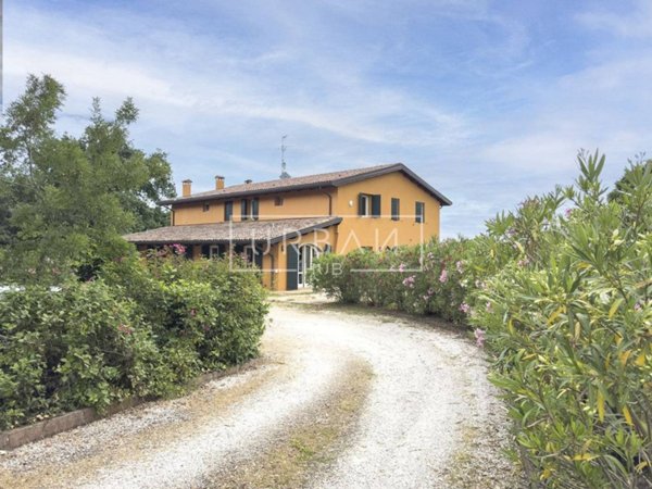 casa indipendente in vendita a Forlì in zona Ravaldino in Monte
